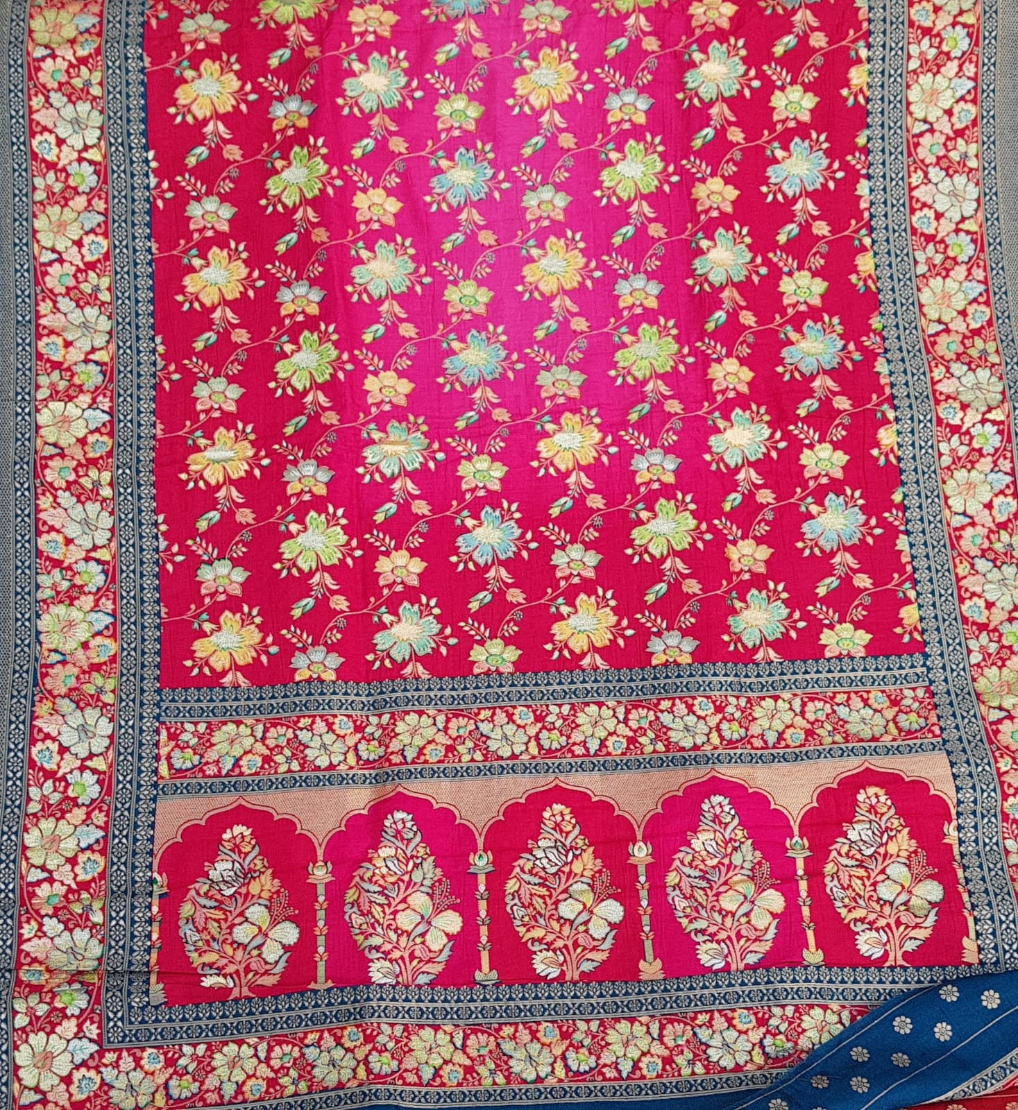 SHAWLS & DUPATTAS